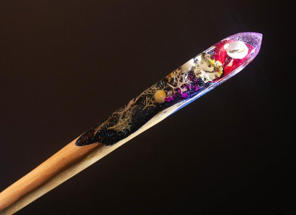 RED LEAF - HAIR STICK